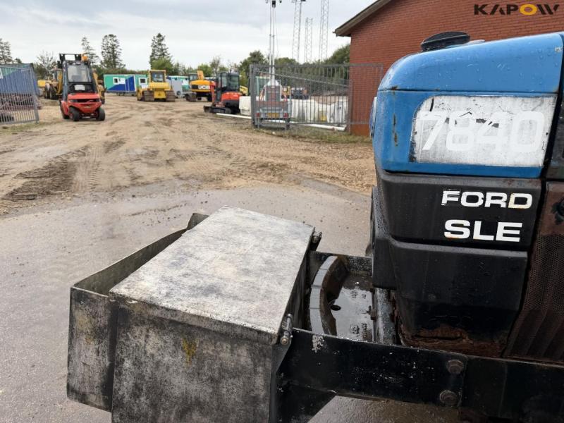 New Holland 7840 traktor 11