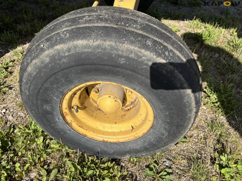 New Holland 8030 mejetærsker med snitter 47