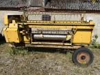 New Holland 8030 mejetærsker med snitter 104