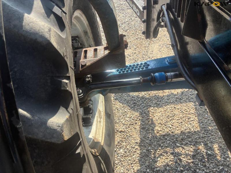 New Holland 8240 traktor 14