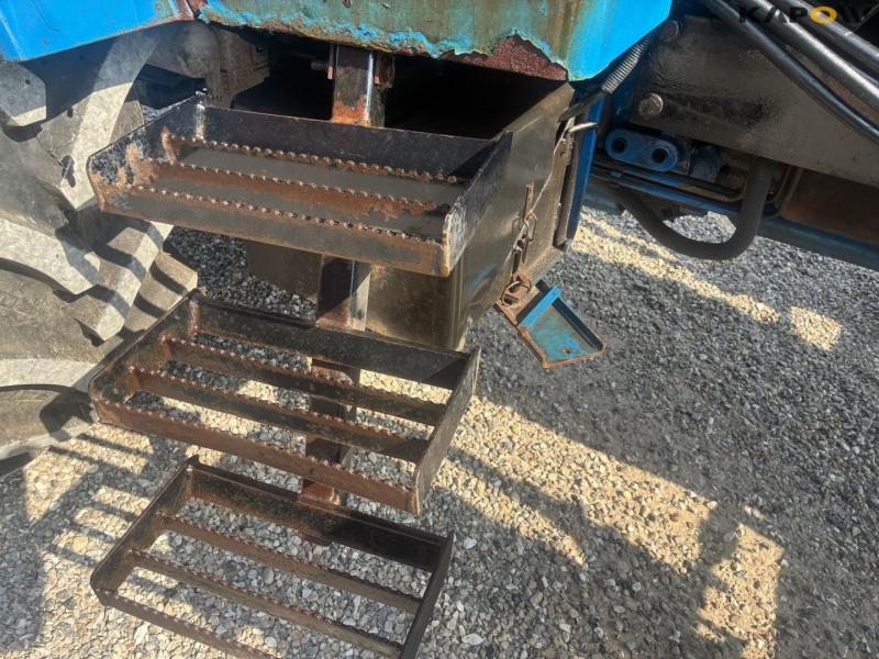 New Holland 8240 traktor 27