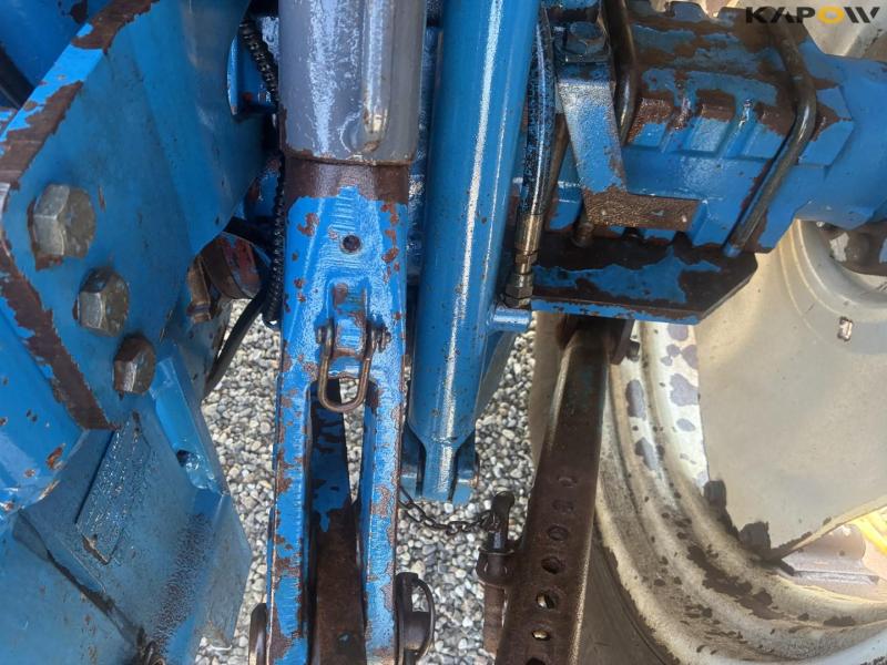 New Holland 8240 traktor 33