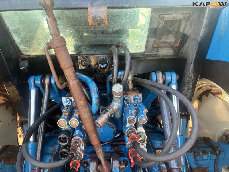 New Holland 8240 traktor 36
