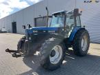 New Holland 8340 traktor 1