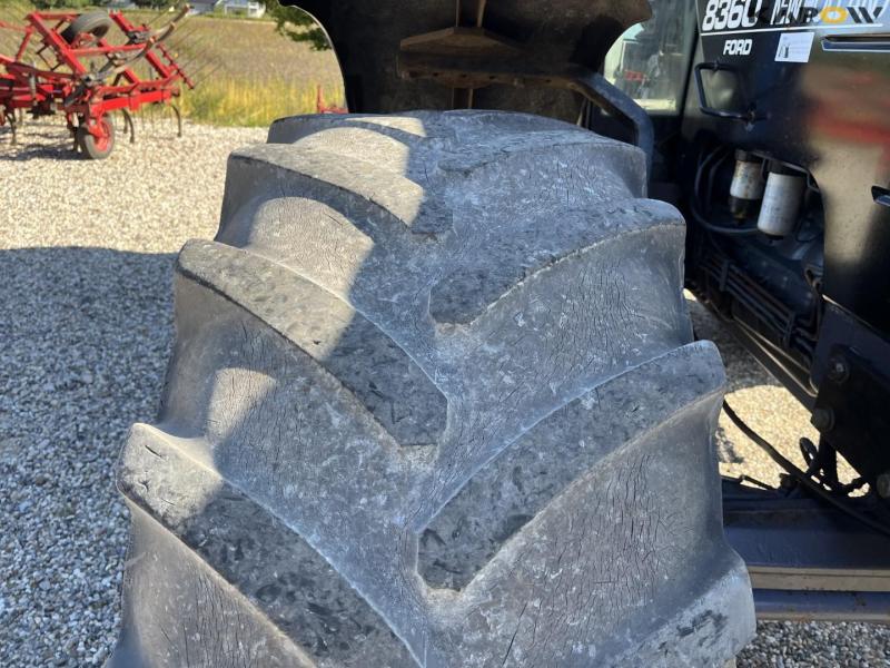 New Holland 8360 traktor 15