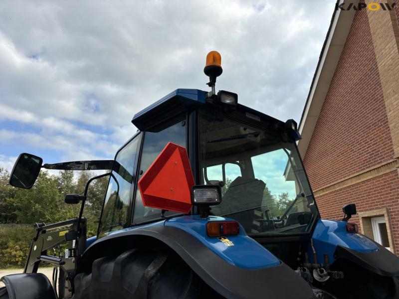 New Holland 8560 traktor med Hauer P-O-M S150 frontlæsser 27