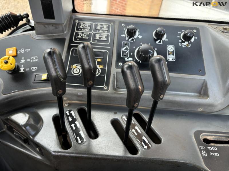 New Holland 8560 traktor med Hauer P-O-M S150 frontlæsser 62