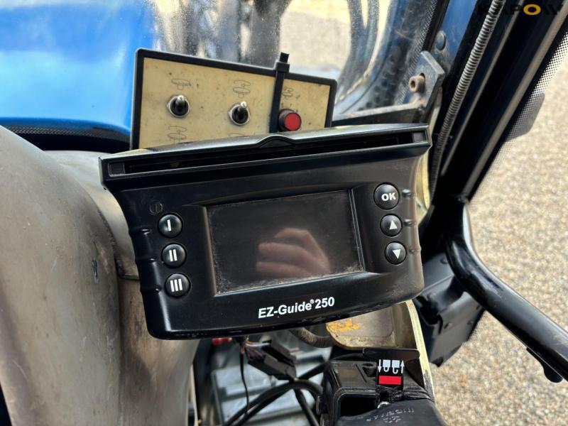 New Holland 8560 traktor med Hauer P-O-M S150 frontlæsser 68