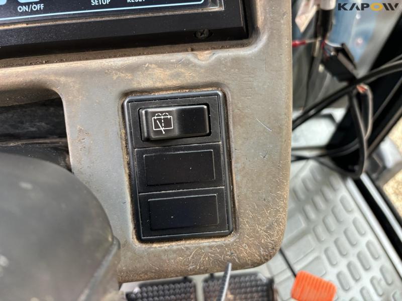 New Holland 8560 traktor med Hauer P-O-M S150 frontlæsser 72