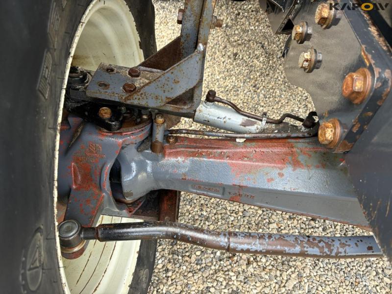 New Holland 8560 traktor med Hauer P-O-M S150 frontlæsser 79