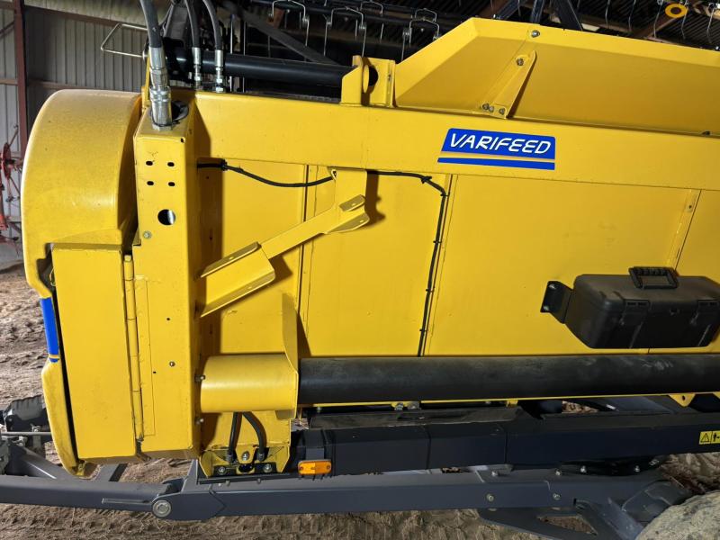 New Holland 9.80 mejetærsker 35 fod 130