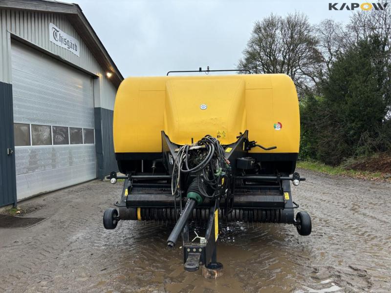 New Holland BB9080 presser 2