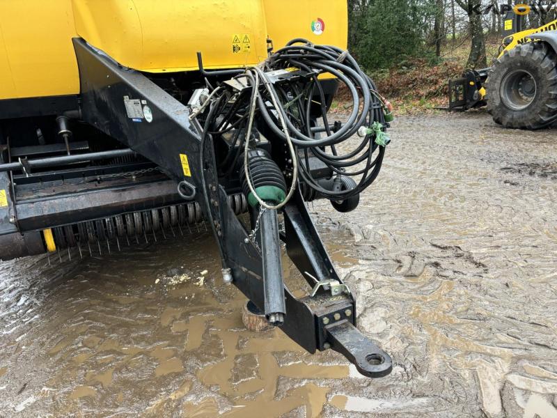 New Holland BB9080 presser 9