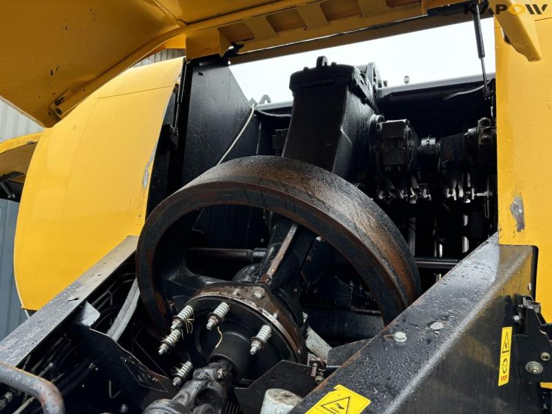 New Holland BB9080 presser 61