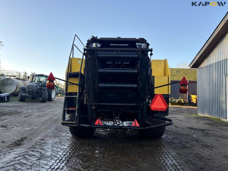 New Holland BB940R minibig presser 6