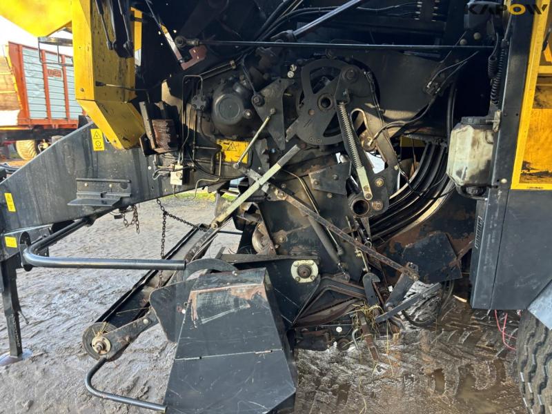 New Holland BB940R minibig presser 52