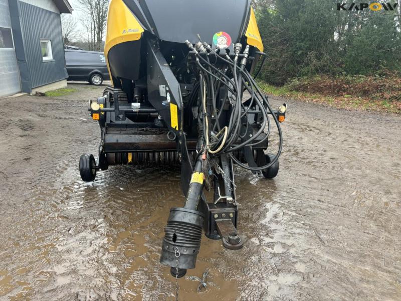 New Holland Bigbaler 890 med ballevogn 9