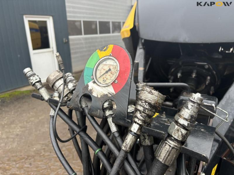 New Holland Bigbaler 890 med ballevogn 14