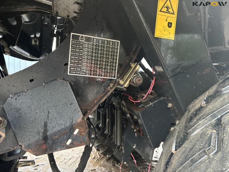 New Holland Bigbaler 890 med ballevogn 35