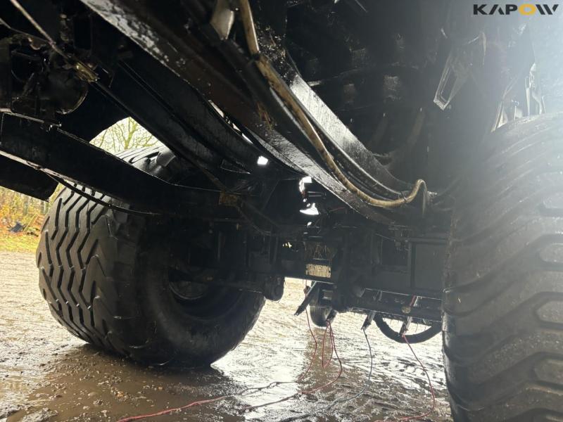 New Holland Bigbaler 890 med ballevogn 57