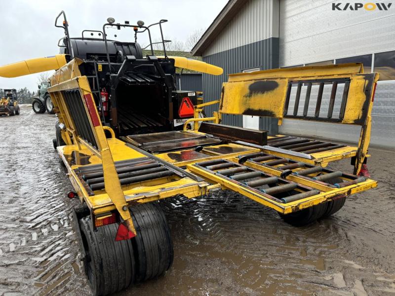 New Holland Bigbaler 890 med ballevogn 61