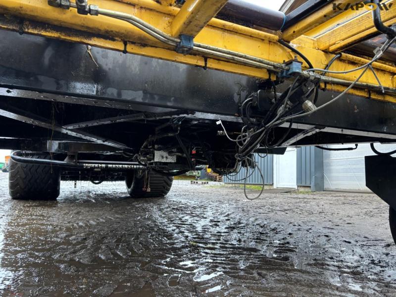 New Holland Bigbaler 890 med ballevogn 63