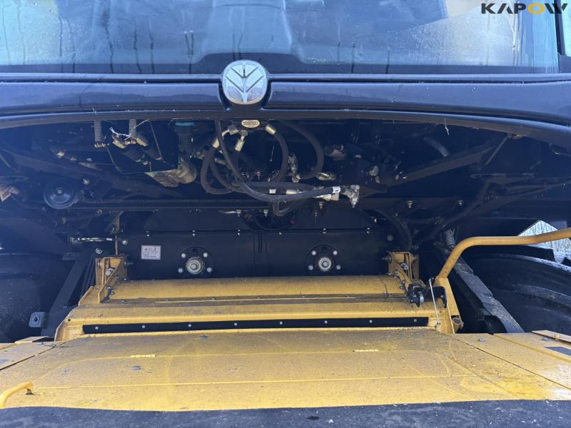 New Holland CR 8.90 Relevation 4 WD 30 fod 13