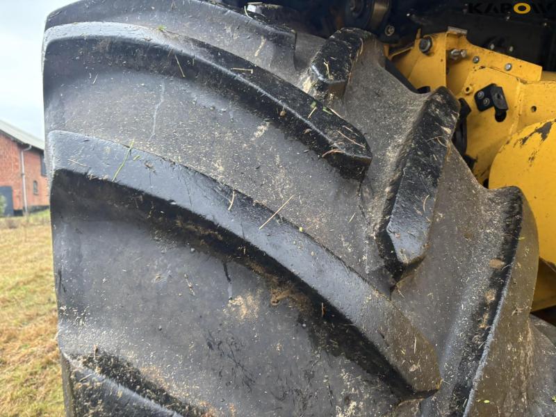 New Holland CR 8.90 Relevation 4 WD 30 fod 22