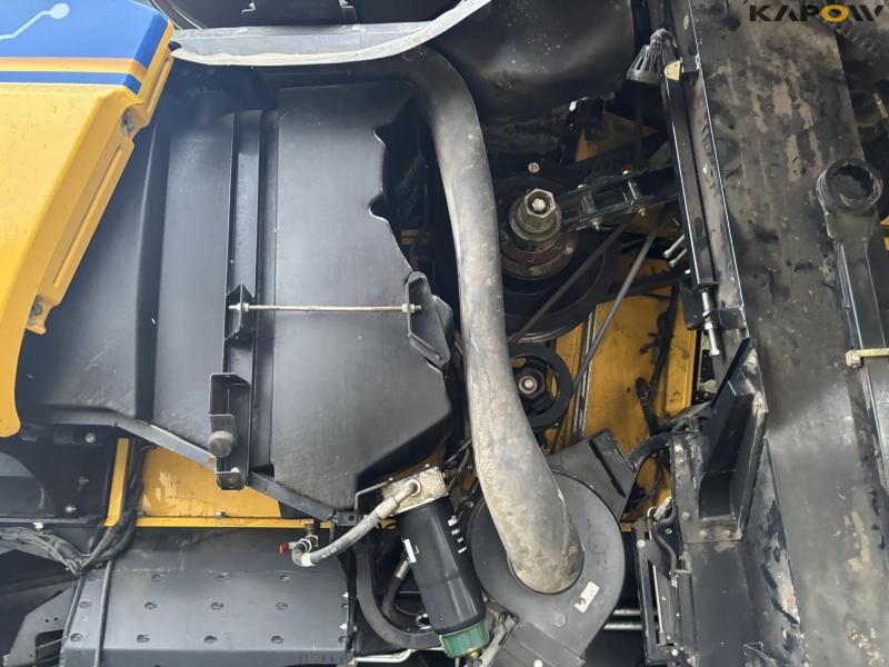 New Holland CR 8.90 Relevation 4 WD 30 fod 31