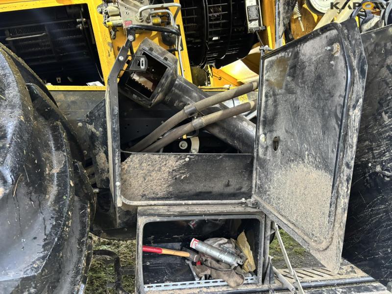 New Holland CR 8.90 Relevation 4 WD 30 fod 58