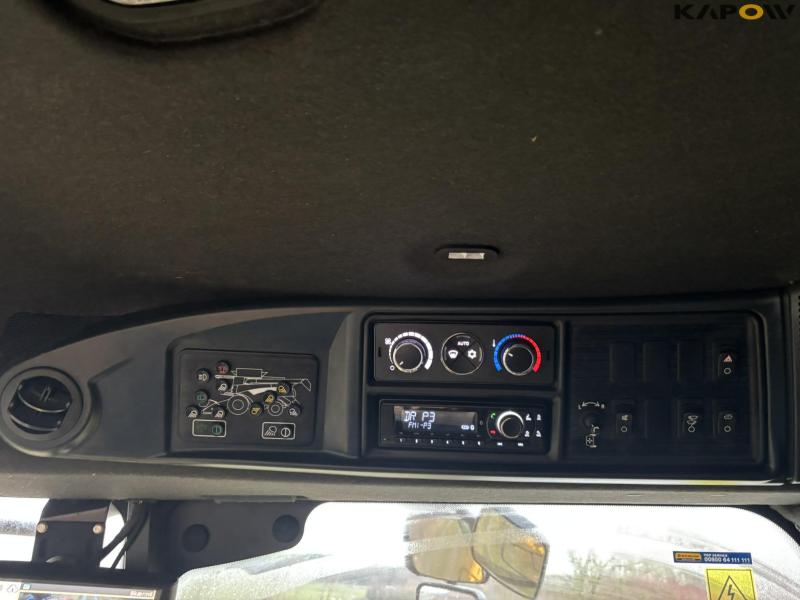 New Holland CR 8.90 Relevation 4 WD 30 fod 88