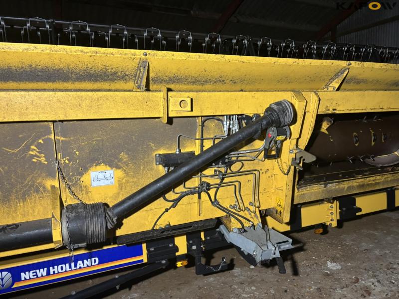 New Holland CR 8.90 Relevation 4 WD 30 fod 103