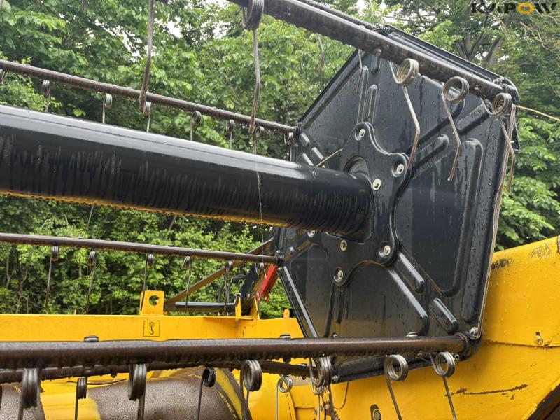 New Holland CR 9080 mejetærsker 30 fod 124