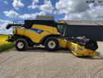 New Holland CR9080 SLH mejetærsker med 30 fods skærebord 4