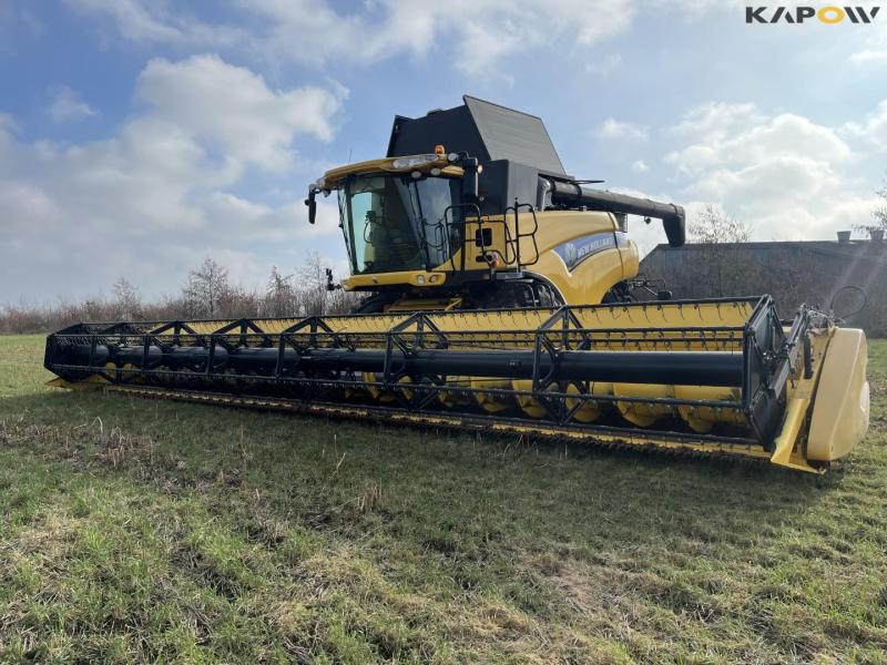 New Holland CR9090 mejetærsker med 41 fods varifeed skærebord 1