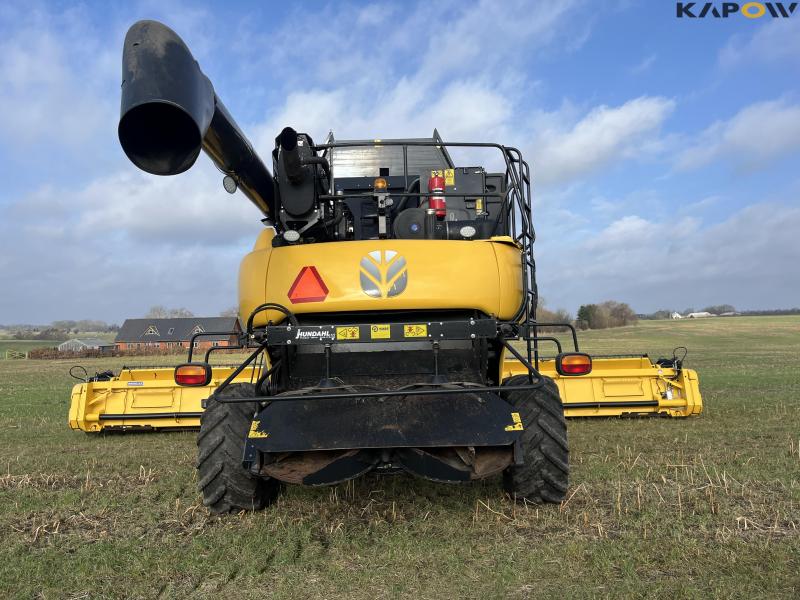 New Holland CR9090 mejetærsker med 41 fods varifeed skærebord 6