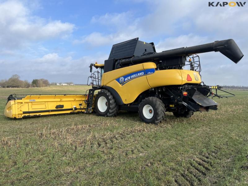New Holland CR9090 mejetærsker med 41 fods varifeed skærebord 7