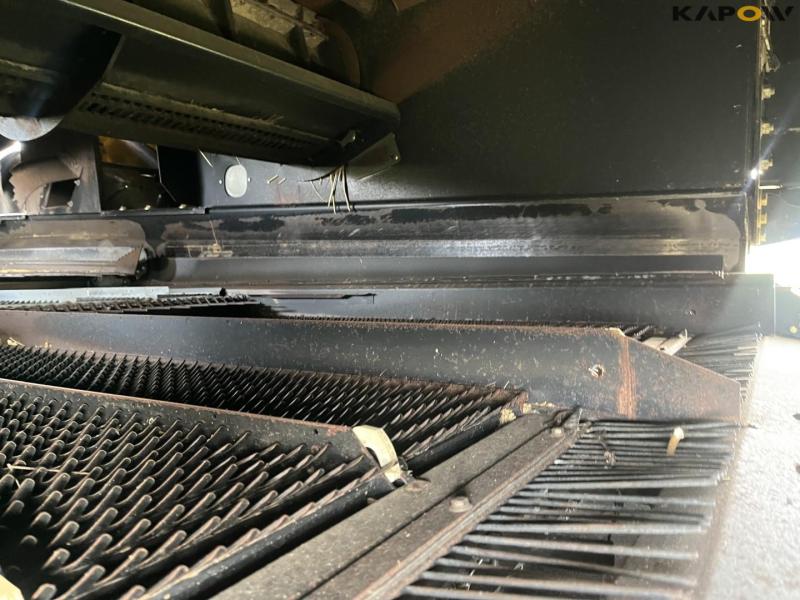 New Holland CR9090 mejetærsker med 41 fods varifeed skærebord 12