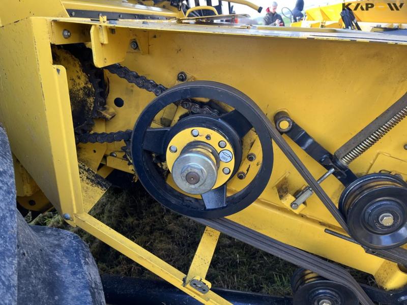 New Holland CR9090 mejetærsker med 41 fods varifeed skærebord 49