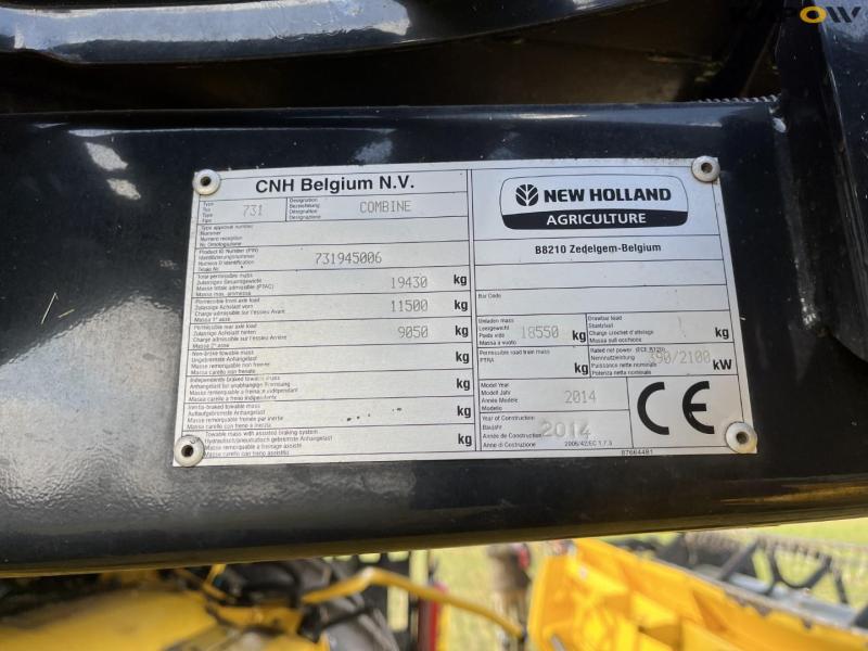 New Holland CR9090 mejetærsker med 41 fods varifeed skærebord 51