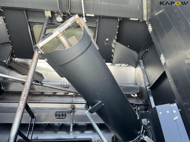 New Holland CR9090 mejetærsker med 41 fods varifeed skærebord 69