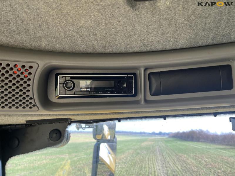 New Holland CR9090 mejetærsker med 41 fods varifeed skærebord 81