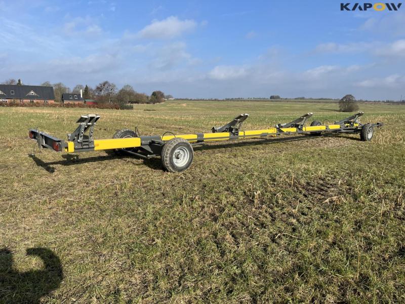 New Holland CR9090 mejetærsker med 41 fods varifeed skærebord 96