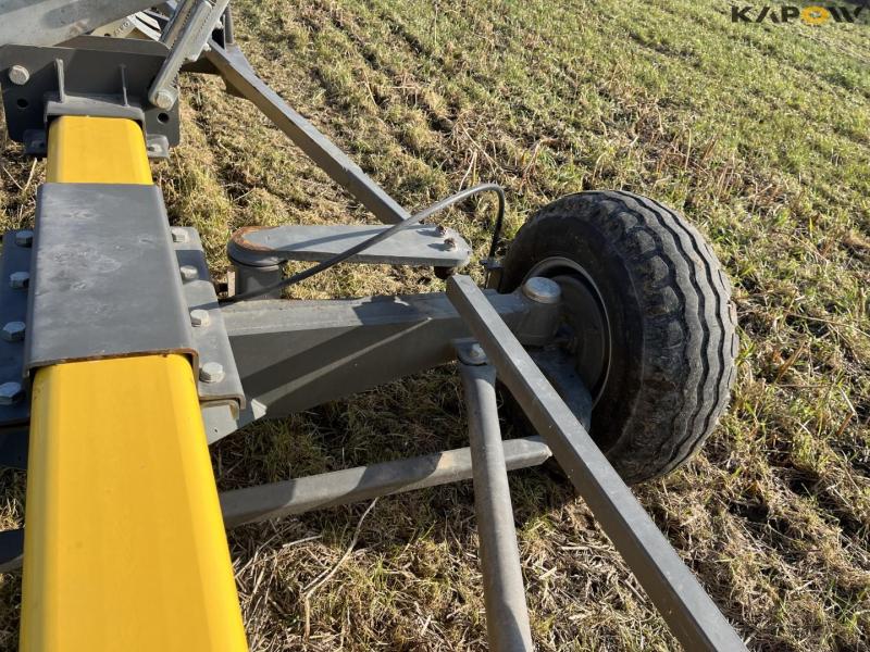 New Holland CR9090 mejetærsker med 41 fods varifeed skærebord 103