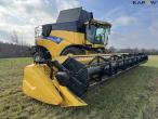 New Holland CR9090 mejetærsker med 41 fods varifeed skærebord 3