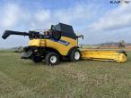 New Holland CR9090 mejetærsker med 41 fods varifeed skærebord 5