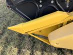 New Holland CR9090 mejetærsker med 41 fods varifeed skærebord 38