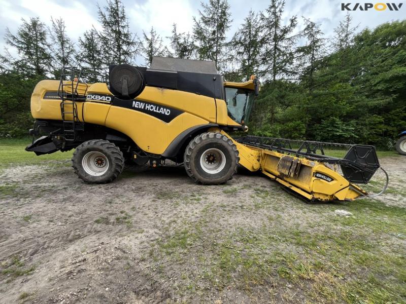 New Holland CX840 mejetærsker med 24 fods skærebord 4