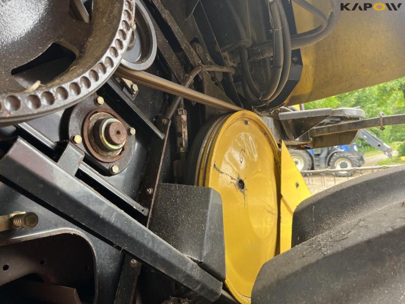 New Holland CX840 mejetærsker med 24 fods skærebord 27