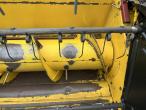 New Holland CX840 mejetærsker med 24 fods skærebord 17